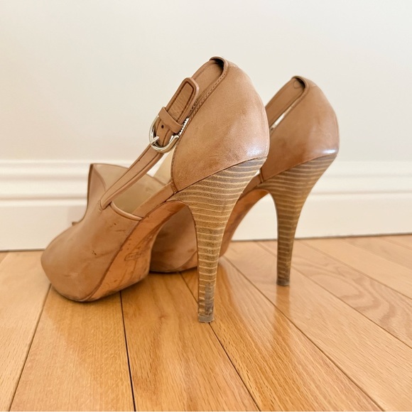 Tan Leather Coach Heals - Picture 8 of 10